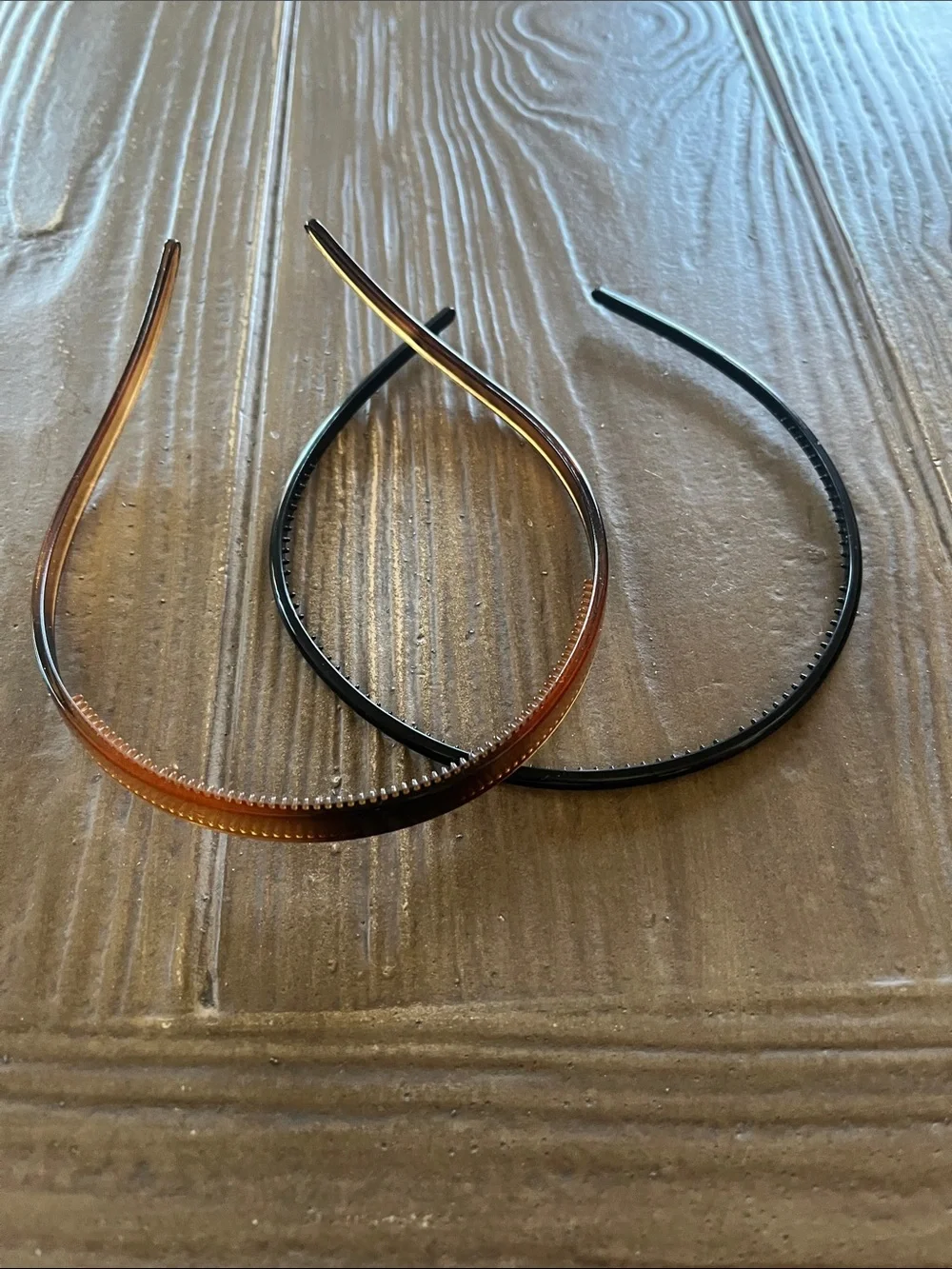 Simple Plastic Headbands Bundle in Black and Tortoiseshell